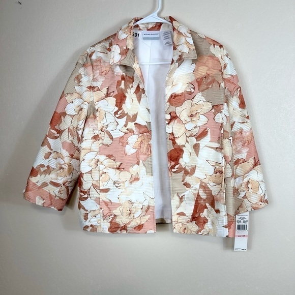 Alfred Dunner Jackets & Blazers - Alfred dunner size 10p nwt blazer 3/4 sleeves floral lined peach color